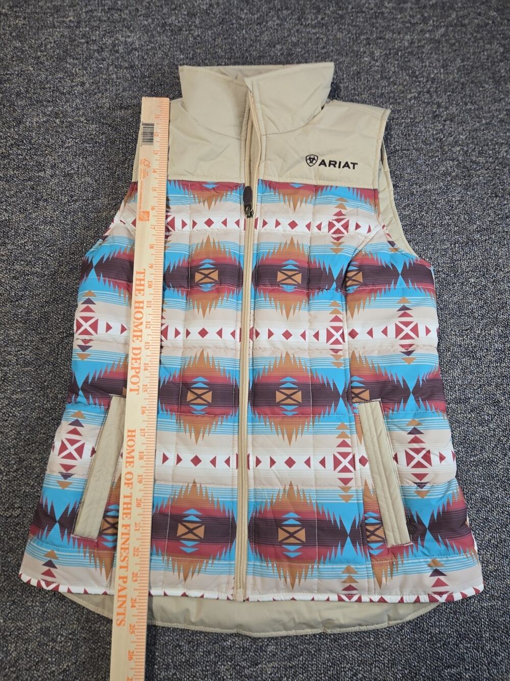 Ariat Crius Insulated Vest NWOT Small Southwestern Aztec Puffer Concealed Pocket